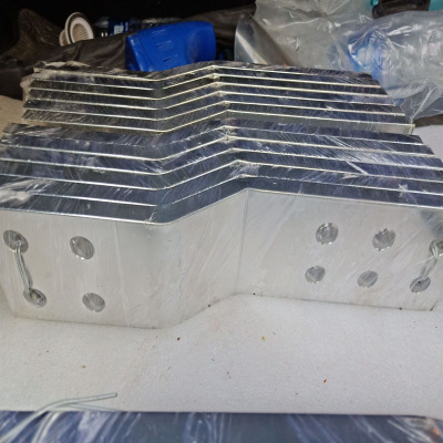 無錫銅排打孔折彎電鍍廠家直接定做,現(xiàn)貨,價格優(yōu)惠